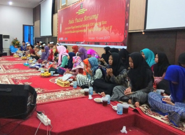 Buka Puasa Bersama Anak Yatim7