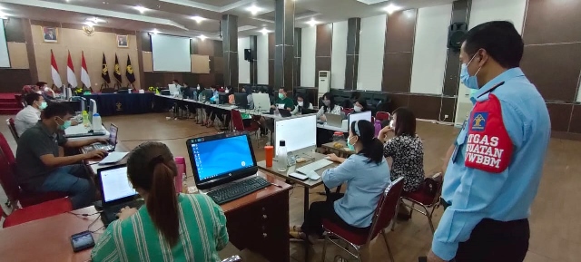 kakanwil pantau verifikasi3