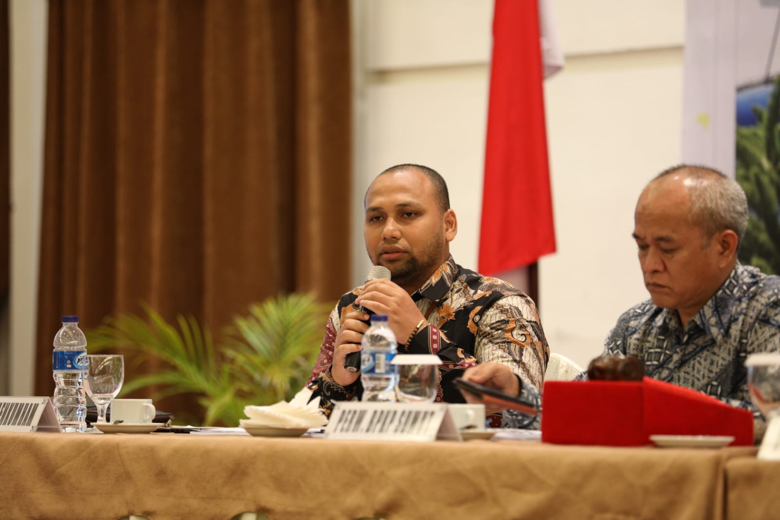 rapat kerja dprd medan2