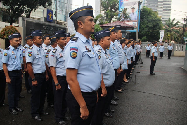 Kadiv Administrasi Pimpin Apel Pagi 4