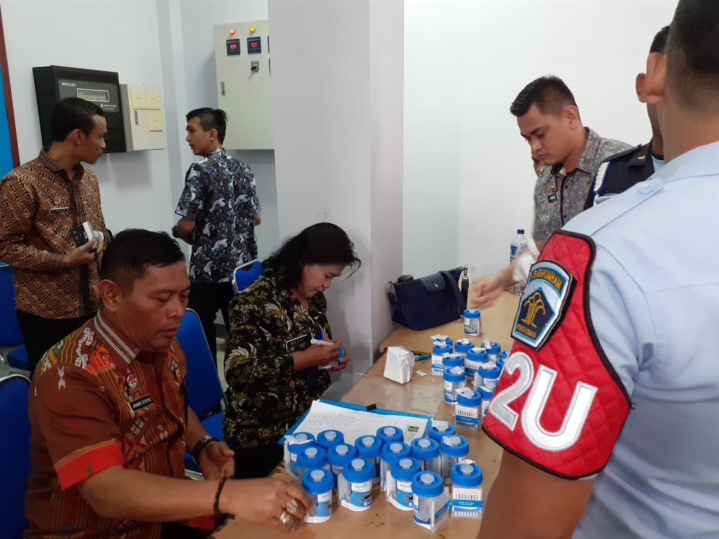 Kakanwil Ikut Tes Urine Di Lapas Kelas 1 Medan 9