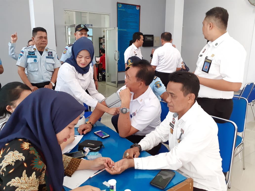 Kakanwil Periksa Kesehatan Di Lapas Kelas I Medan 6