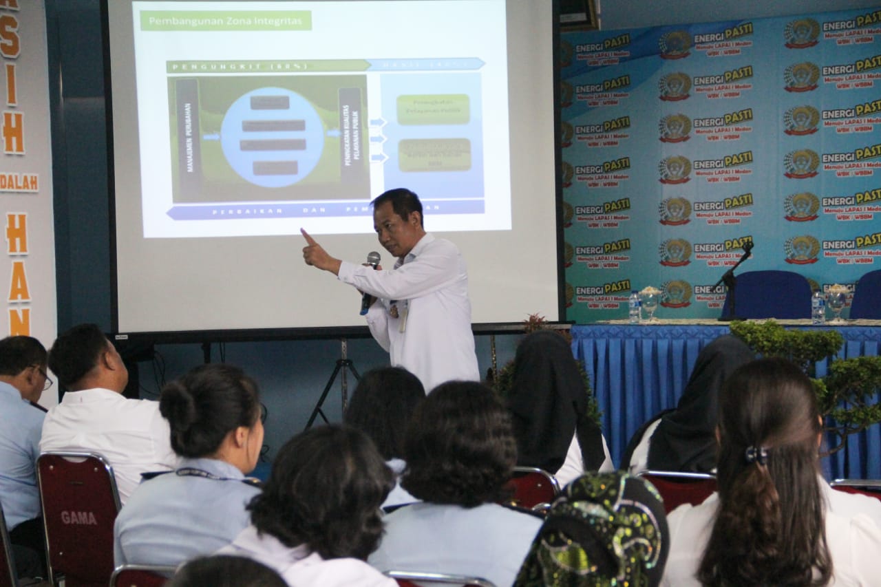 Pimpin Rapat Percepatan Pembangunan Zona Integritas 4