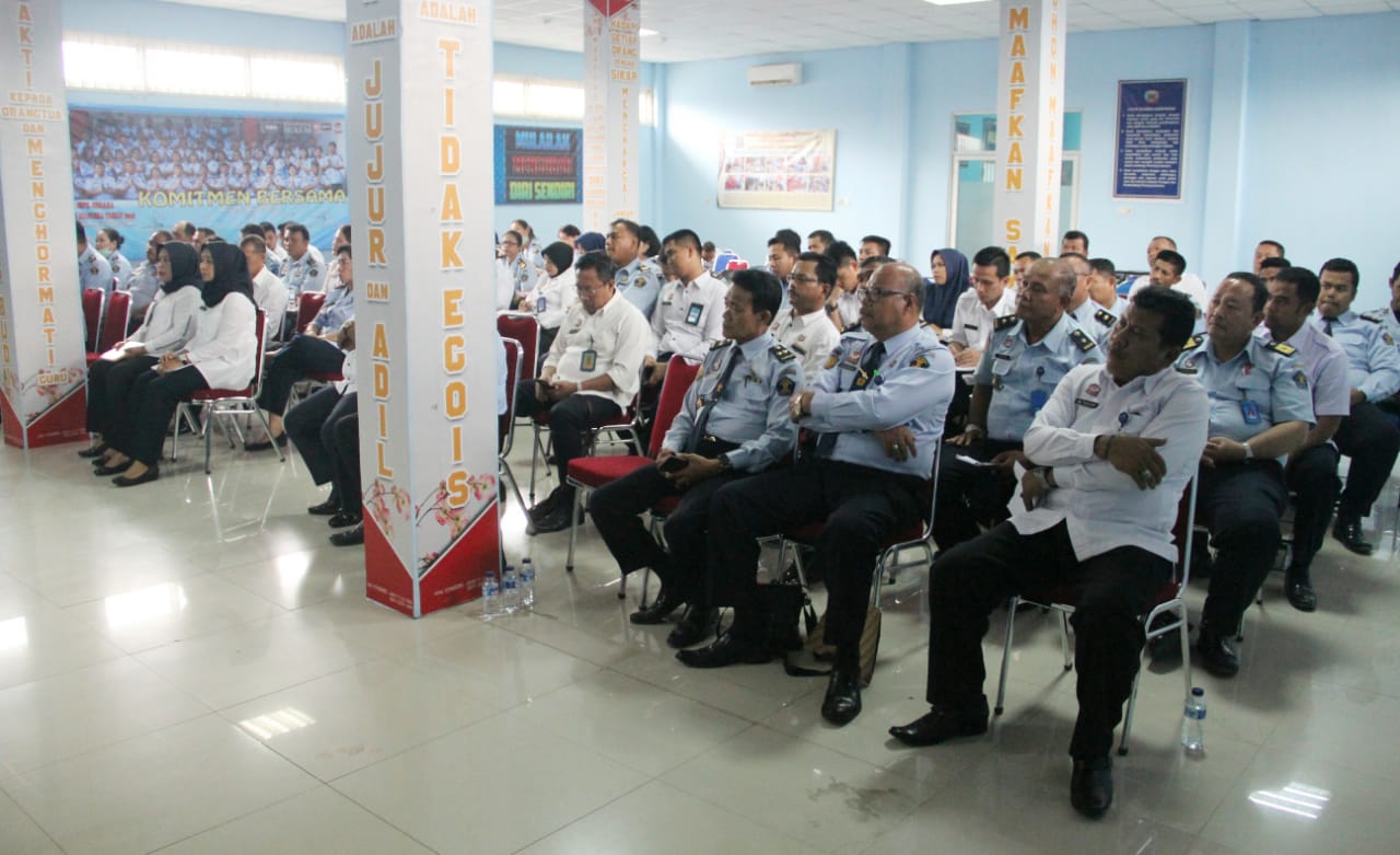 Pimpin Rapat Percepatan Pembangunan Zona Integritas 4