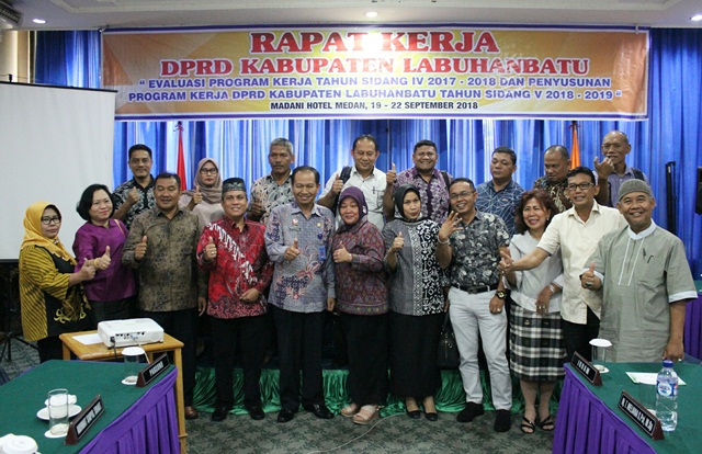 Rapat Kerja DPRD 4