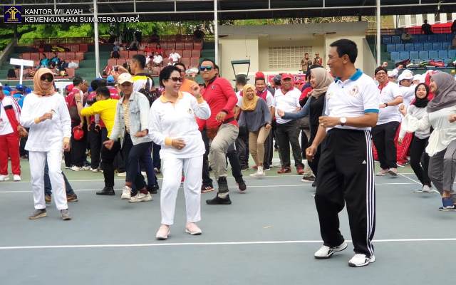 Dharma Wanita Kanwil Kemenkumham Sumut Turut Meriahkan Pembukaan Turnamen Tenis2