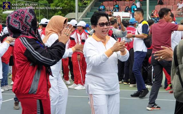 Dharma Wanita Kanwil Kemenkumham Sumut Turut Meriahkan Pembukaan Turnamen Tenis4