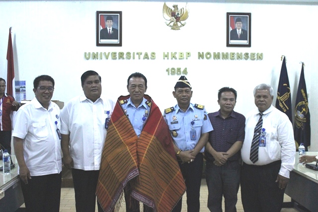 Kakanwil Tandatangani MoU Dengan Universitas HKBP Nommensen Medan