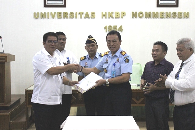 Kakanwil Tandatangani MoU Dengan Universitas HKBP Nommensen Medan2