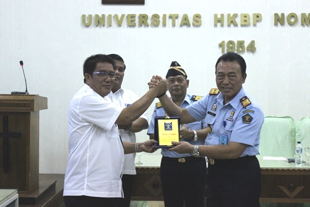 Kakanwil Tandatangani MoU Dengan Universitas HKBP Nommensen Medan3