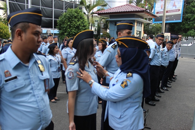 Pengecekan Atribut Dan Pemeriksaan Kerapihan Berpakaian4