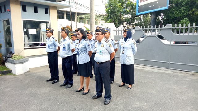 Pengecekan Atribut Dan Pemeriksaan Kerapihan Berpakaian7