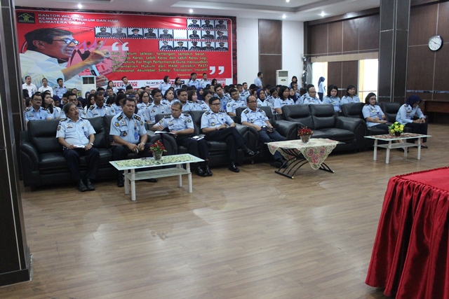 Rapat Umum Dengan Seluruh Pegawai Kantor Wilayah Sumut2