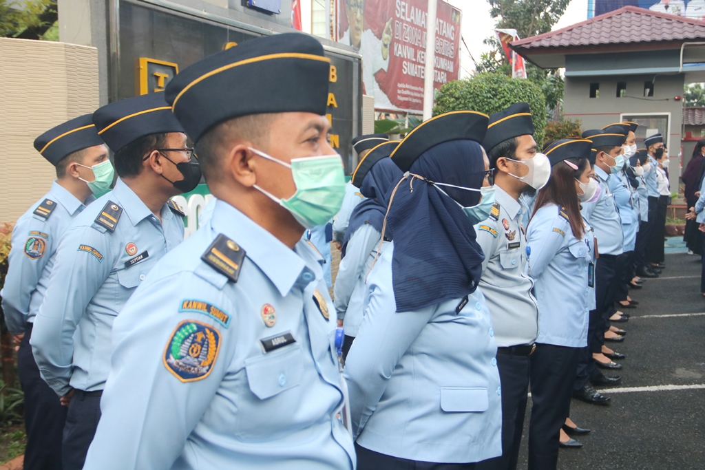 ZZZBerikan Pelayanan Terbaik Profesional dan Berkualitas Kepada Stakeholder7