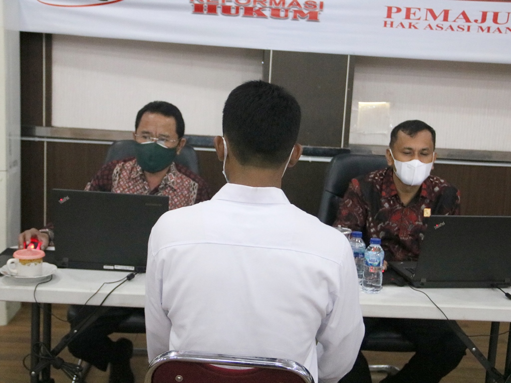 ZZZMenguji Kemampuan Bela Diri Peserta7