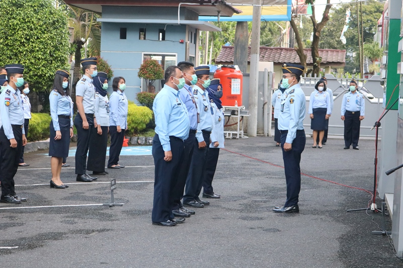 ZZZPegawai Lewat Apel Pagi2