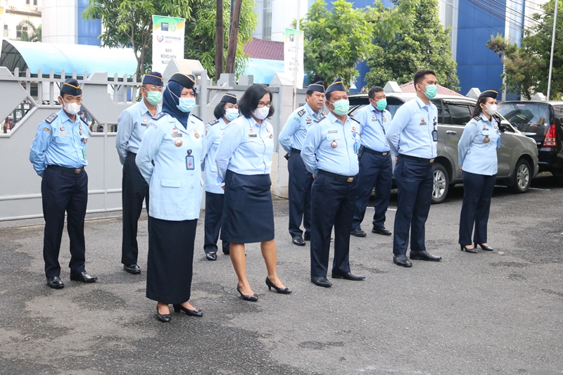 ZZZPegawai Lewat Apel Pagi3