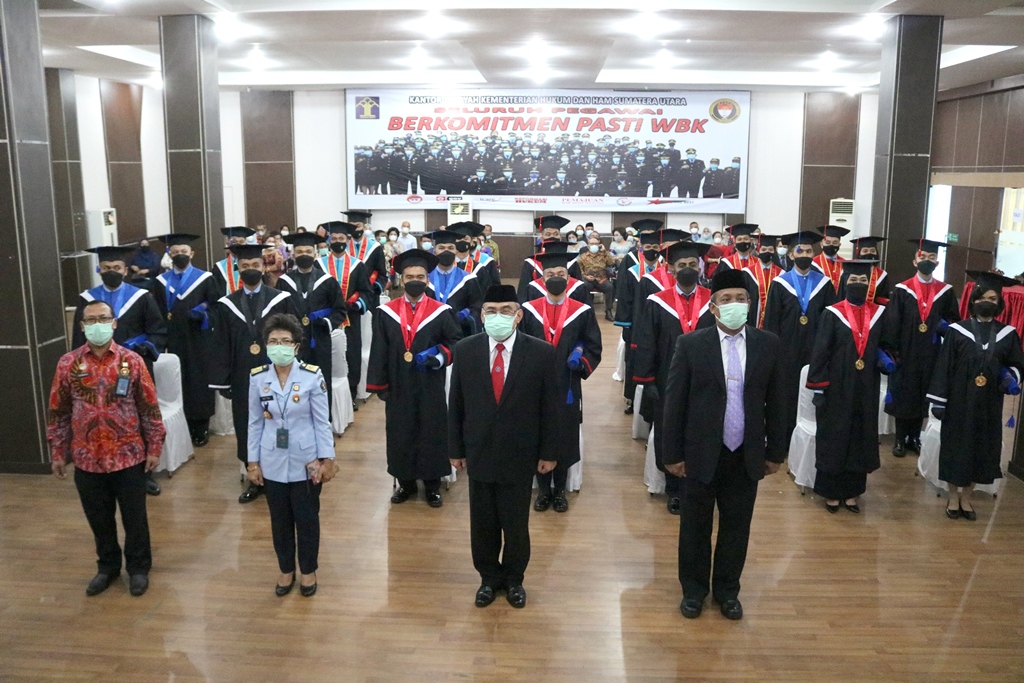 ZZZWisuda Taruna Program Diploma IV10