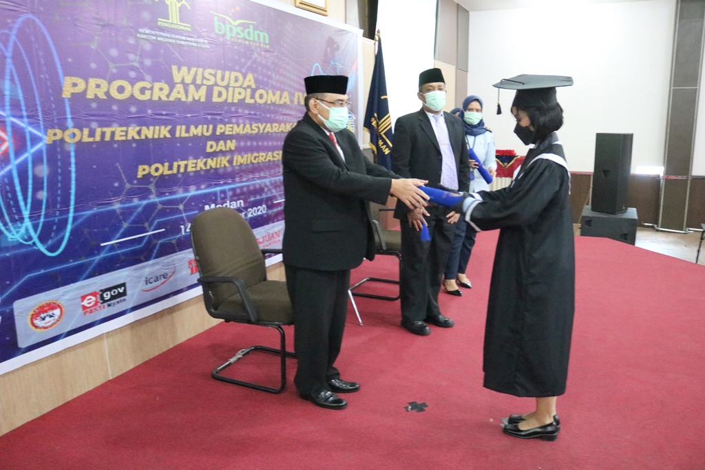 ZZZWisuda Taruna Program Diploma IV4