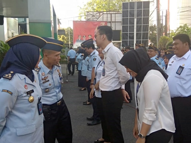 zKadiv Pemasyarakatan Pimpin Pemeriksaan Rutin Kelengkapan Atribut11