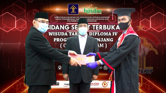 zzWisuda Taruna Crash Program Poltekip4